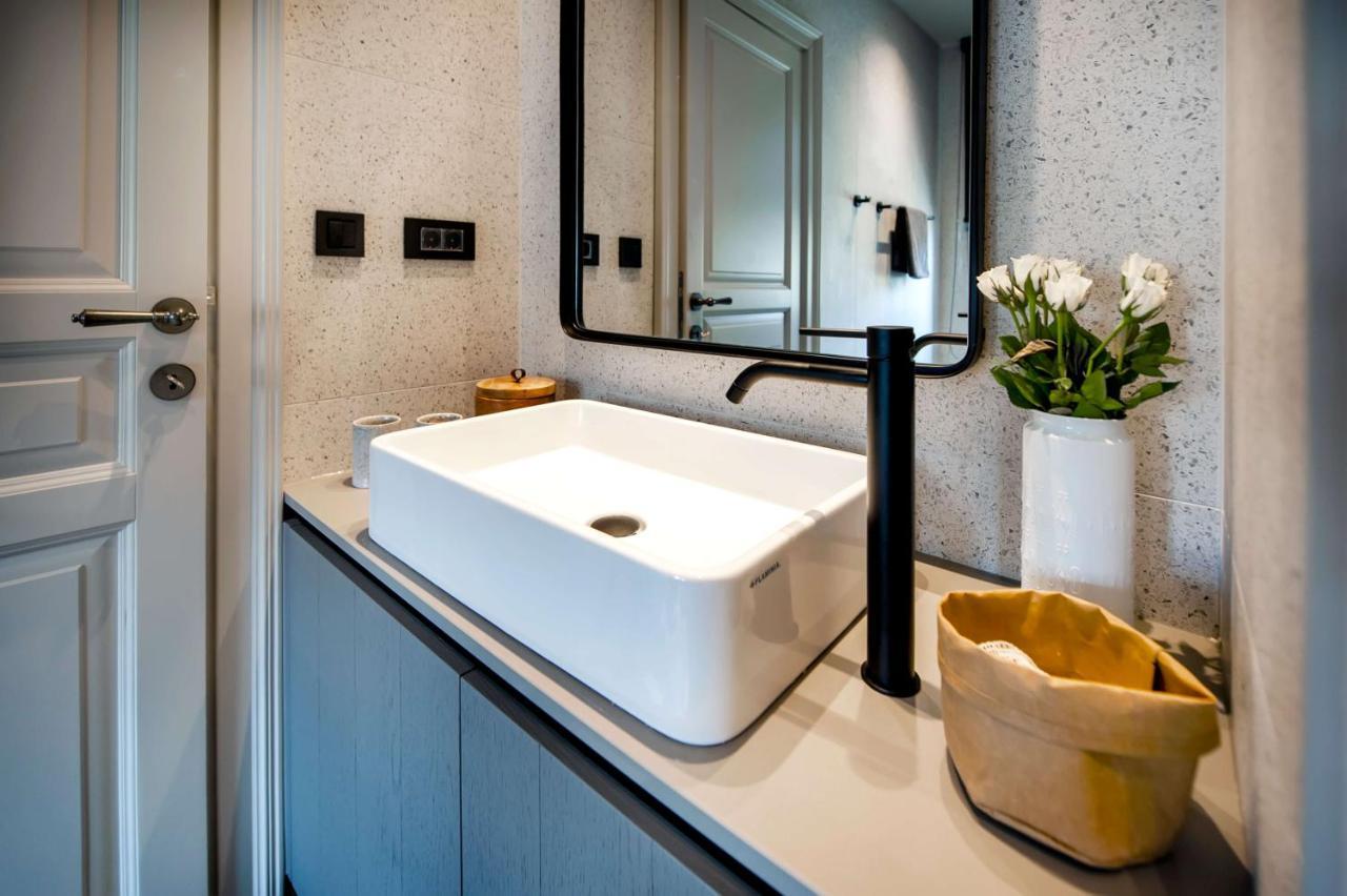 Campitelli Design Apartment Ровин Екстериор снимка