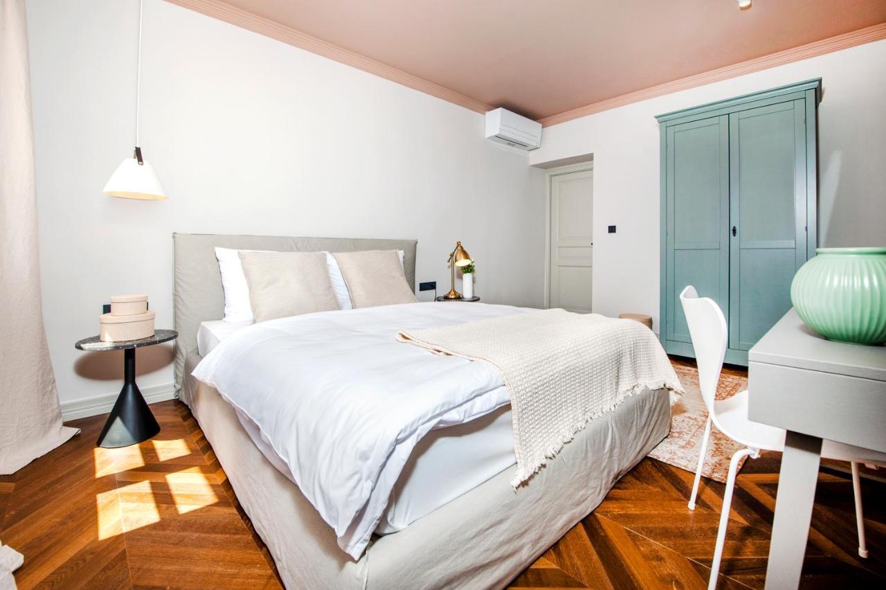 Campitelli Design Apartment Ровин Екстериор снимка