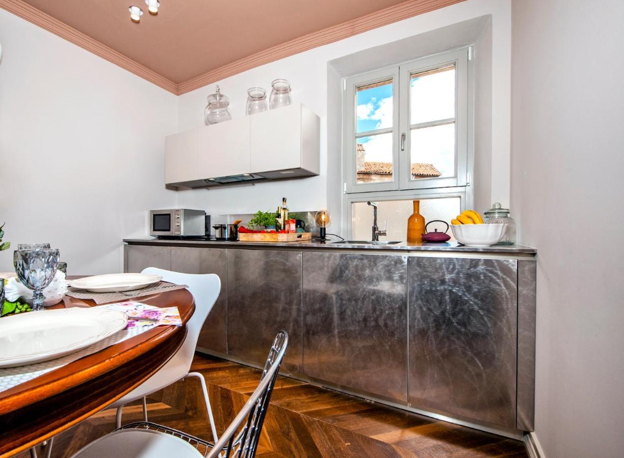 Campitelli Design Apartment Ровин Екстериор снимка