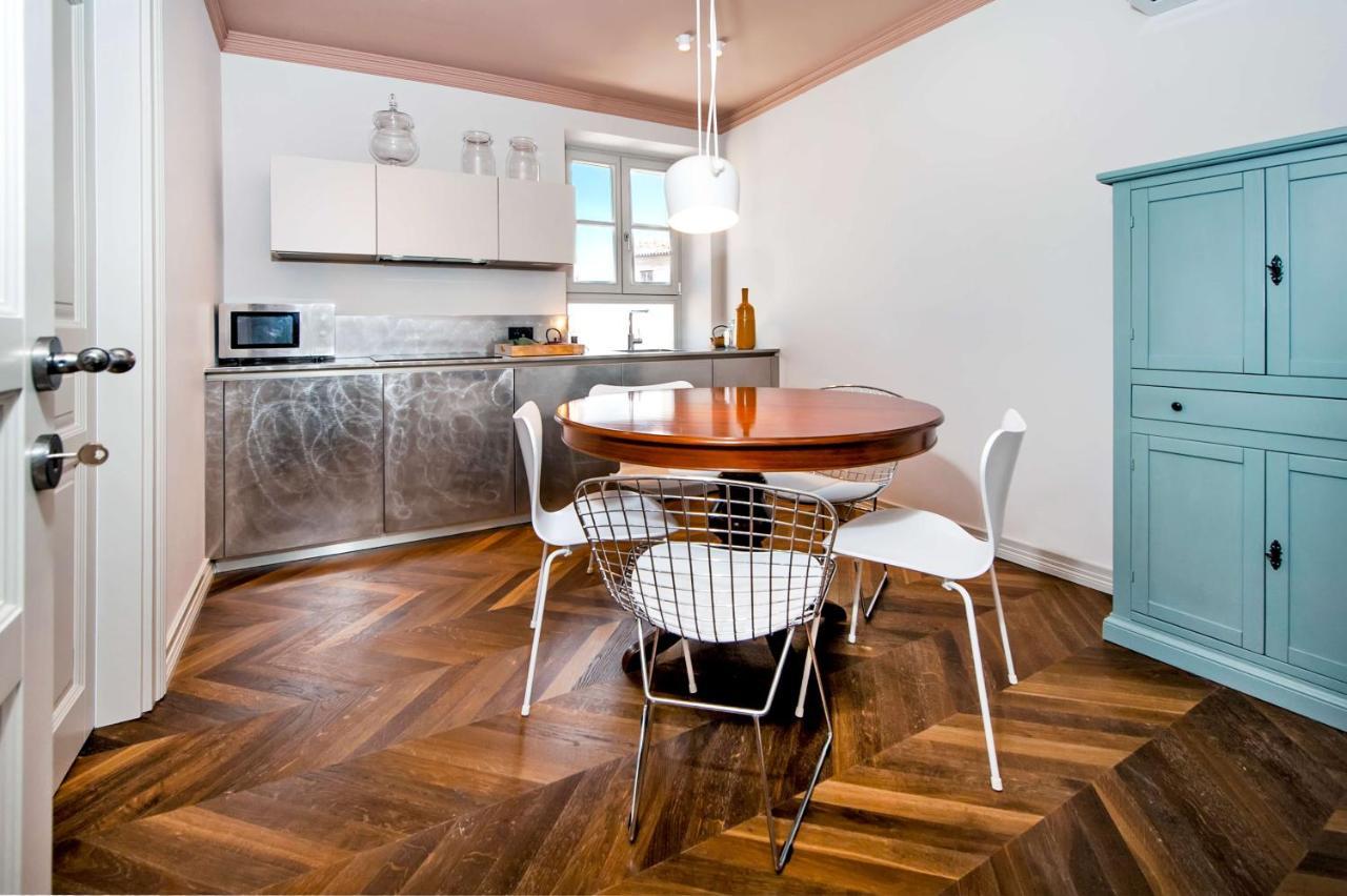 Campitelli Design Apartment Ровин Екстериор снимка