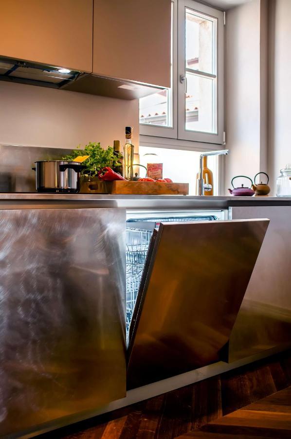 Campitelli Design Apartment Ровин Екстериор снимка