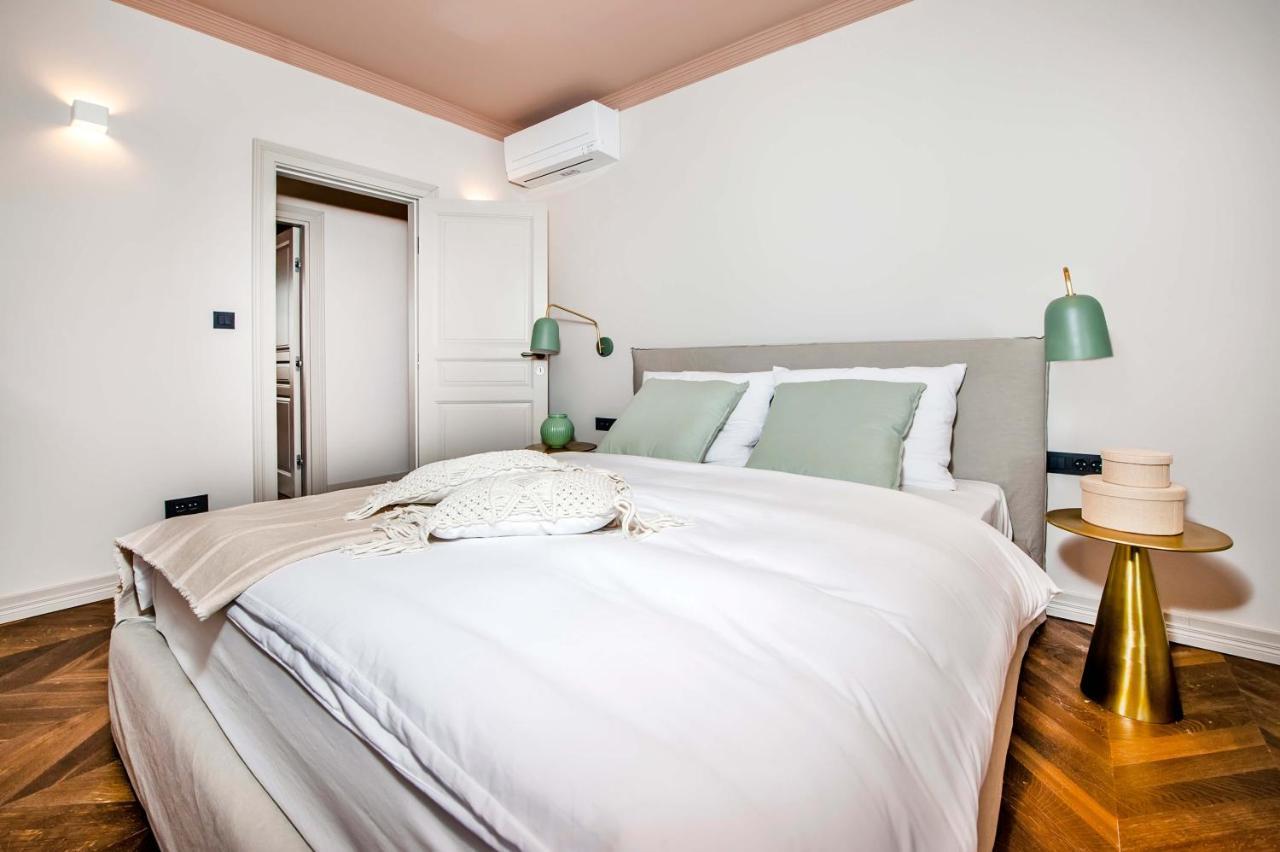 Campitelli Design Apartment Ровин Екстериор снимка